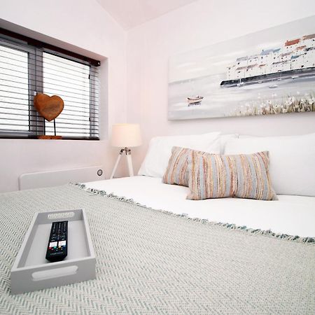 Coastal Penarth Dream! Close To Cardiff Superb Location Near Bars And Restaurants! Dog Friendly And Welcome Breakfast Pack! Exterior foto